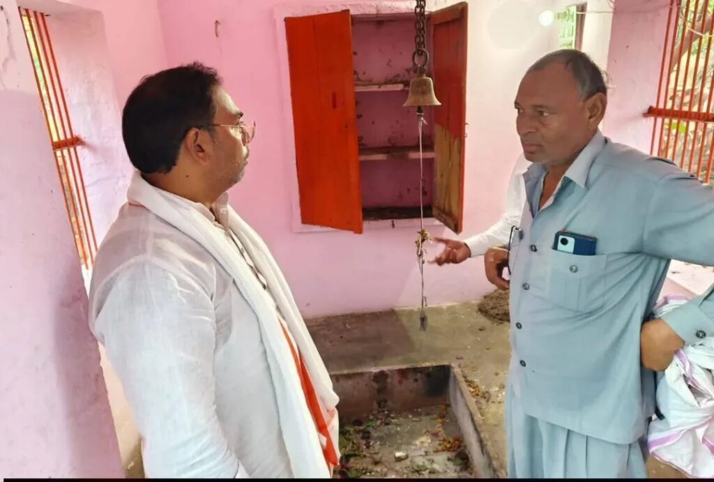 सपोटरा में शिव मंदिर की मूर्ति खंडित, विधायक हंसराज मीना ने लिया घटनास्थल का जायजा