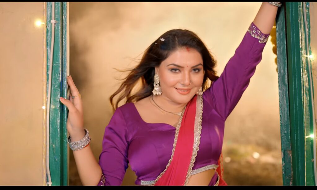 Khushi Kakkar’s “Bhatar Milal Desi” Brings Desi Romance to the Spotlight