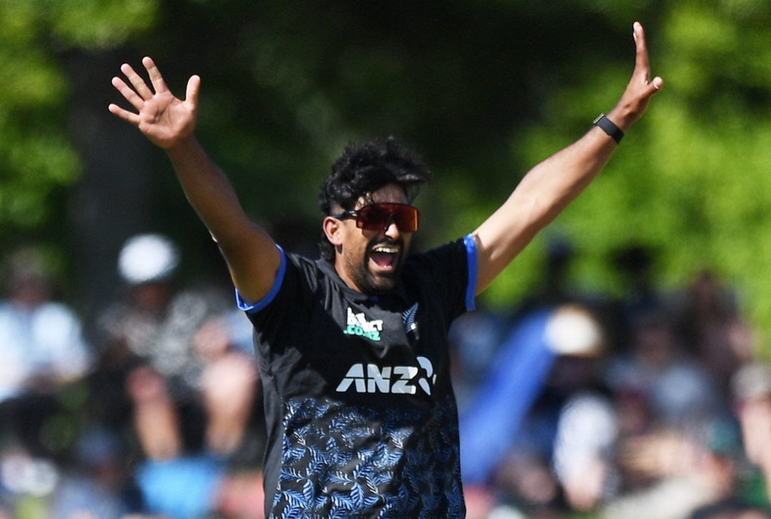 NZ vs SA 3rd T20I Live: Santner Wins Toss, New Zealand Opt to Bowl First