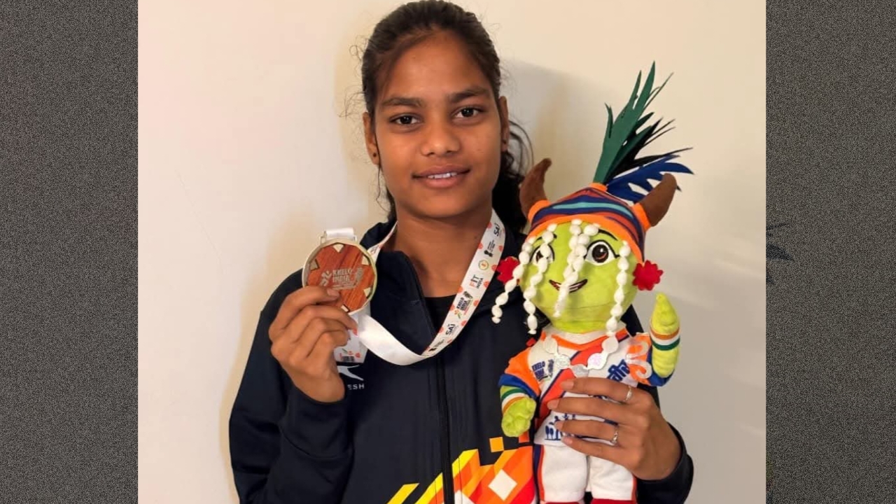 Aarti Dabar Wins Silver Medal in 5000m at Khelo India Tribal Games