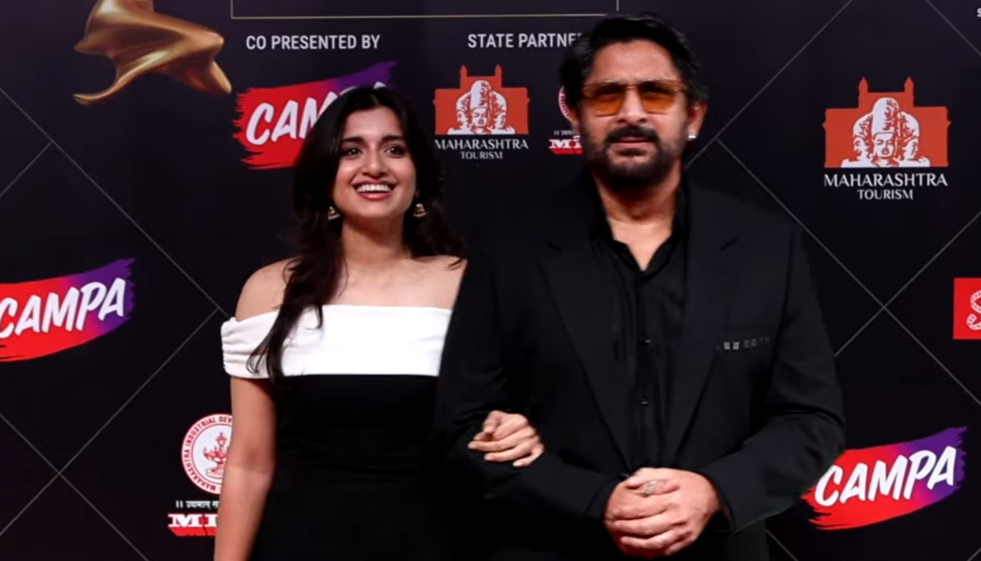 Arshad Warsi’s Daughter Zene Zoe Steals the Spotlight at Mumbai Awards Night