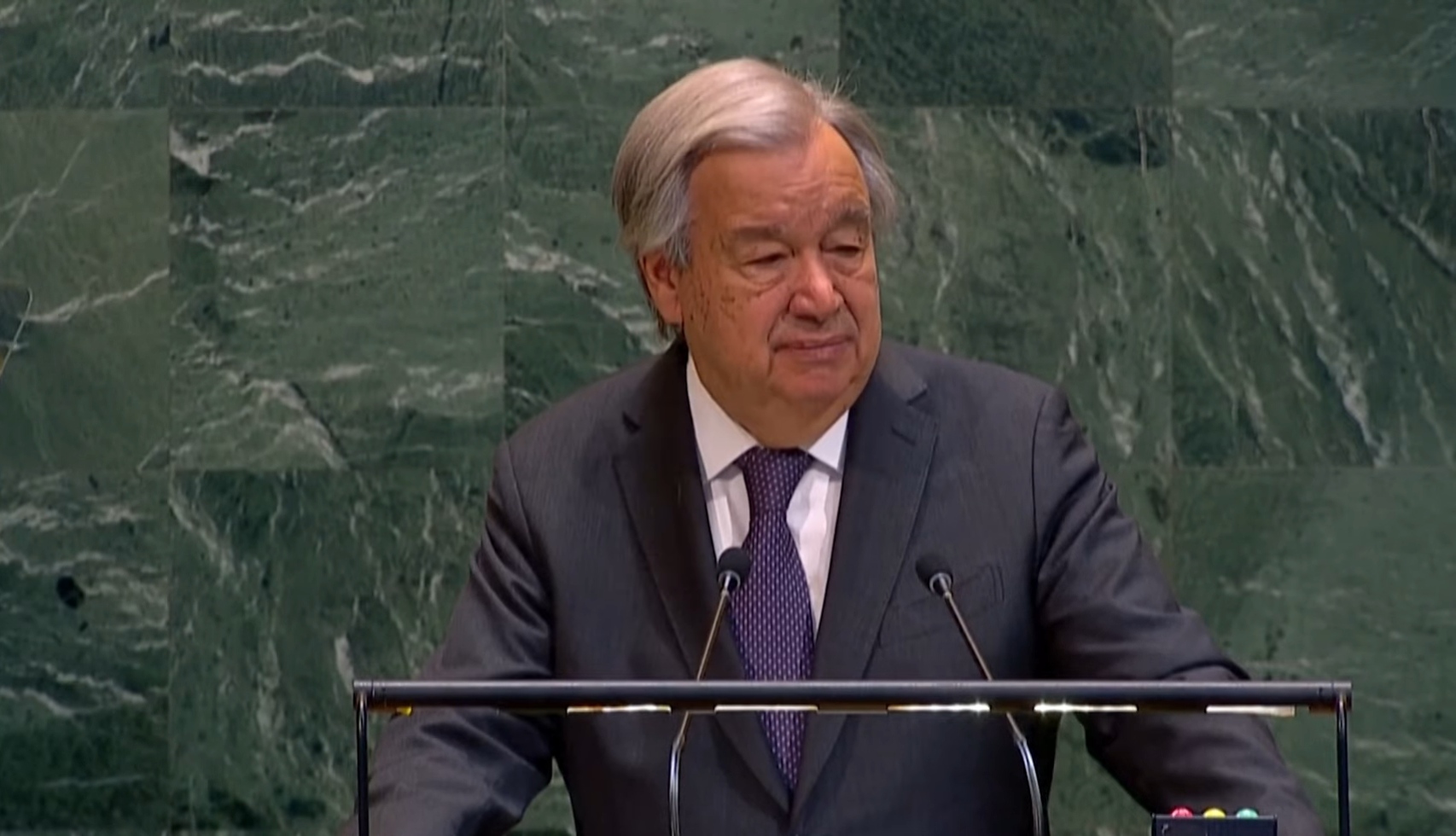 UN Chief António Guterres Urges Reopening of Strait of Hormuz to Stabilize Global Trade